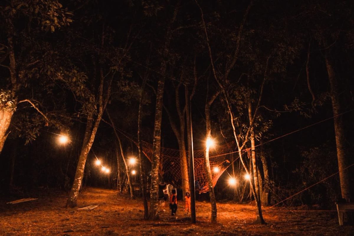 Camping à noite no EcoPark